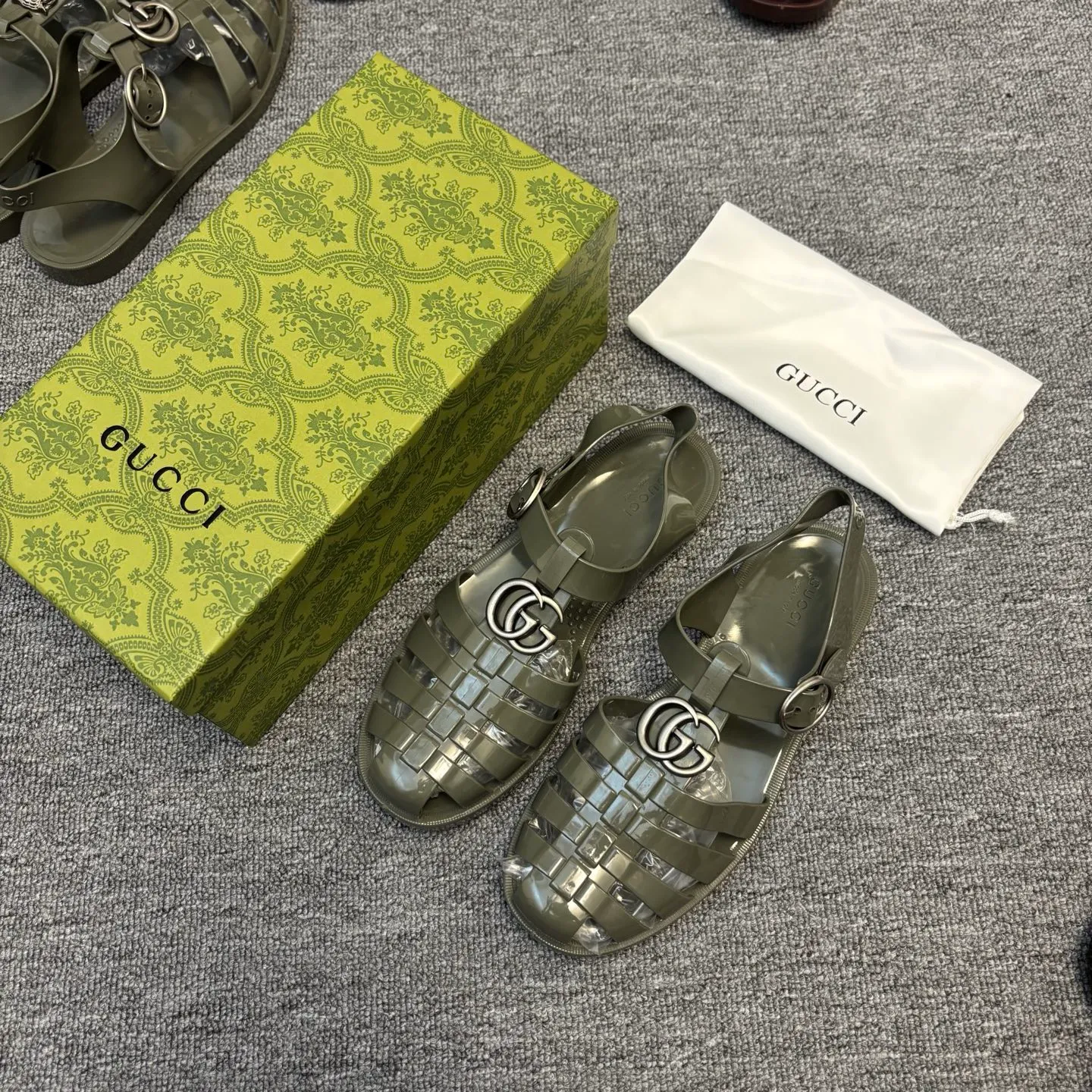Men's shoes 260💰 [Gucci] Counter quality, top-quality original goods, real photos! Original TPU material, fine workmanship, comfortable; genuine 1:1 replica Size: 36 ~ 46 Half drag: 38 ~ 45